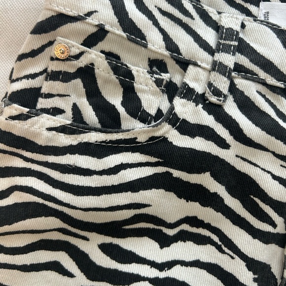 Zebra Jeans - Picture 2 of 6